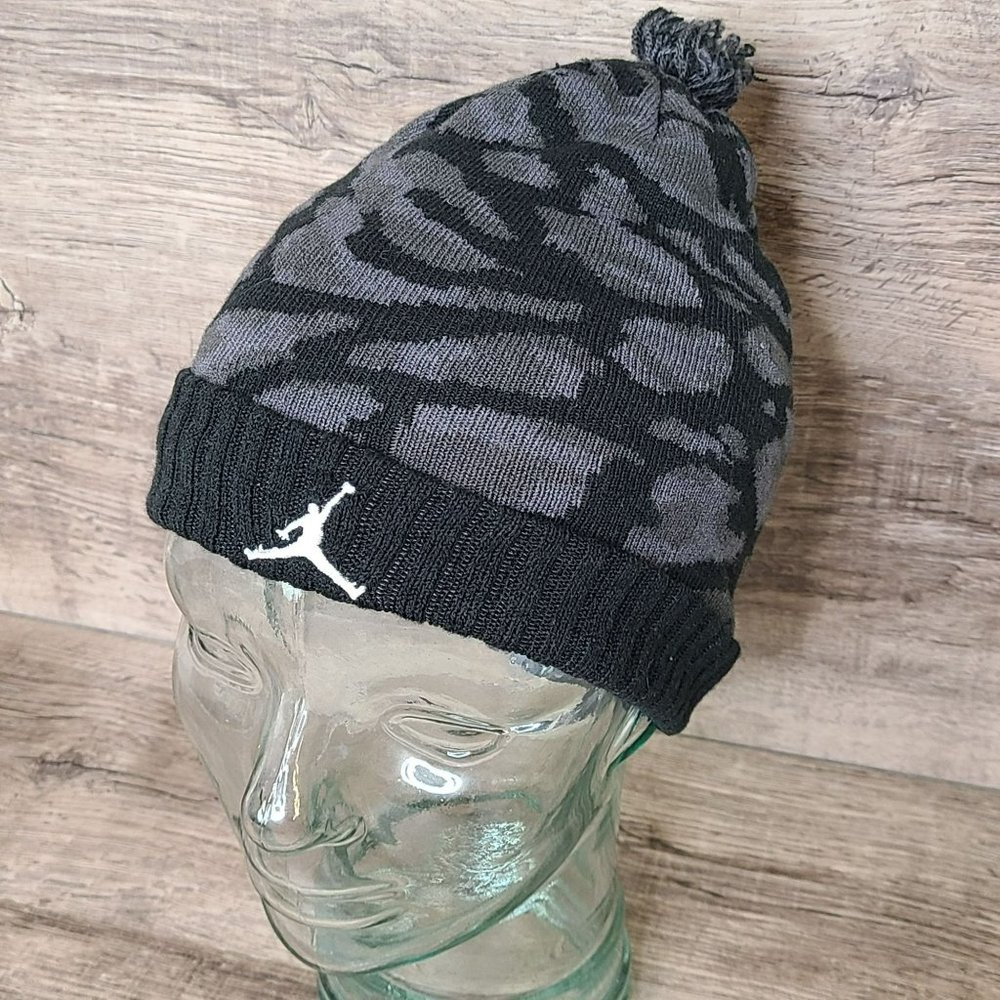 Nike Youth Air Jordan Jumpman Black Gray Camo Pom Beanie Hat Cap OSFM Boys - Picture 1 of 8